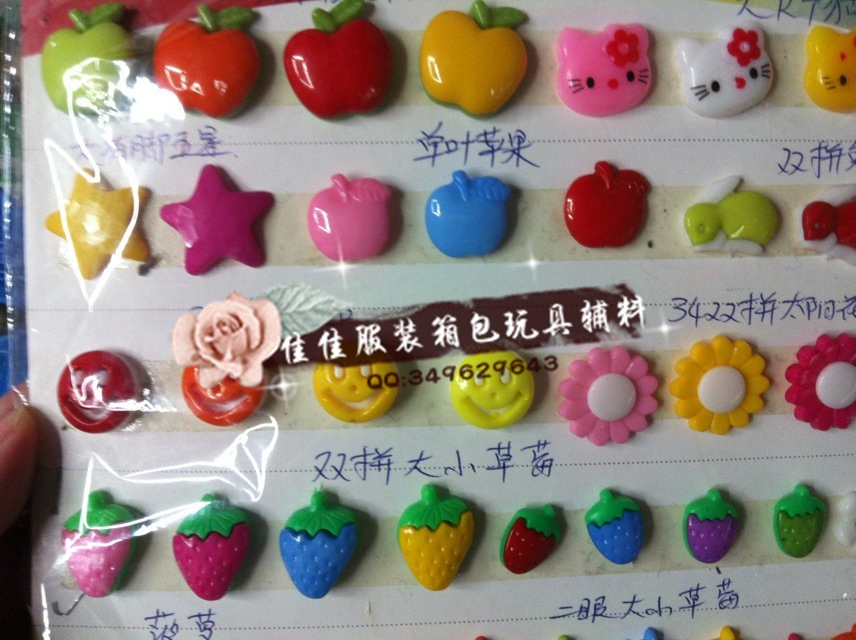 树脂四眼扣 糖果色纽扣 扣子儿童手工贴画钮扣衬衫扣 开衫童装扣细节图