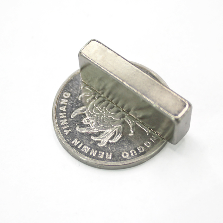 钕铁硼强磁铁长方形磁铁环保磁铁大规格磁铁F25*10*5细节图