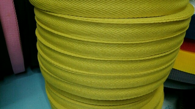 Factory direct sales of polyester webbing, herringbone woven webbing, hand-held straps. Favorable prices. Even for small quantities, custom production is available details Picture