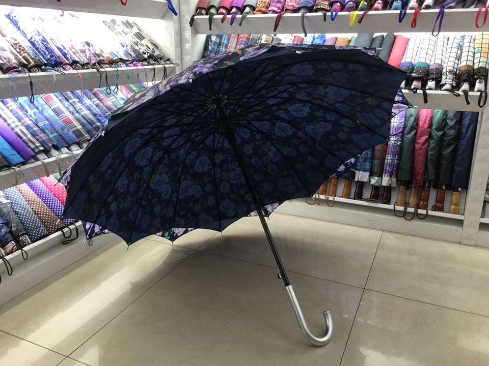 A new, fashionable and retro double-layered patterned polka dot umbrella details Picture