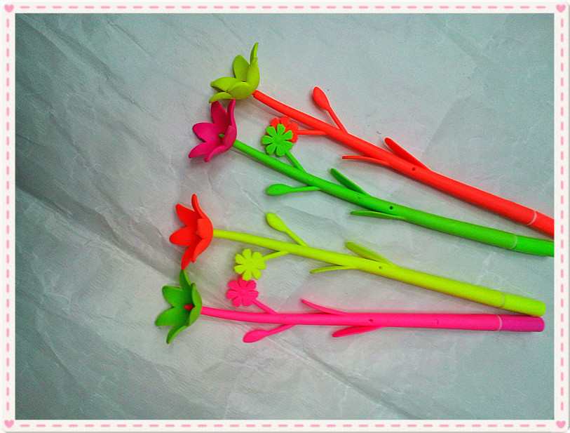 韩国创意流行文具清新可爱中性笔创意水笔批发产品图