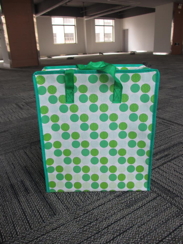 The manufacturer supplies PP woven bags. Non-woven bags. Laminated bags. Color-printed bags. Customized eco-friendly bags. Specification image