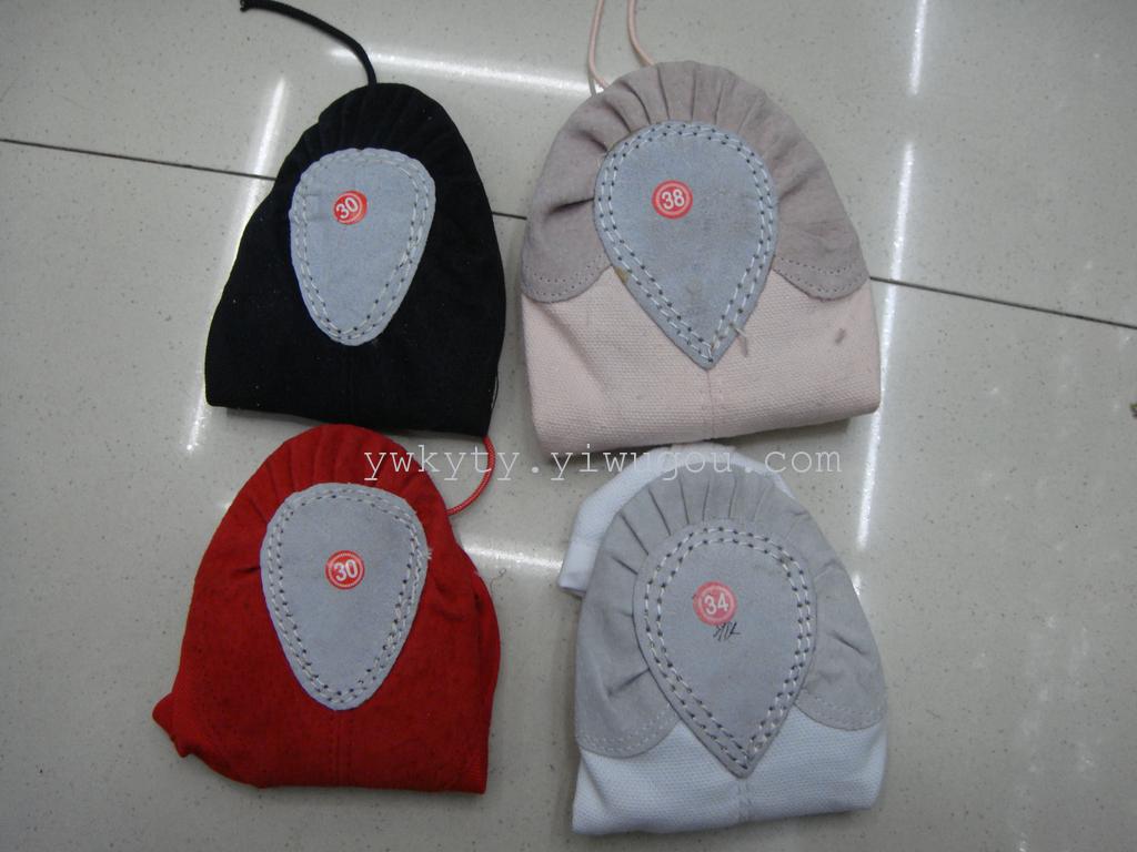 White children's cat's claw ballet shoes