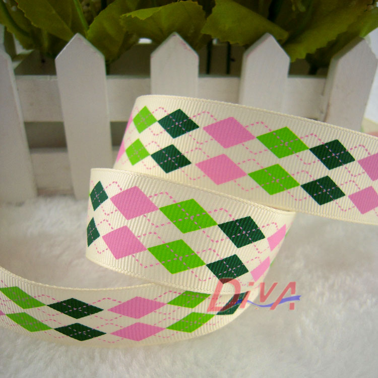 Dia webbing wholesale, colored ribbons, gift packaging ribbons, ribbed ribbons, printed three-color diamond-shaped grids, 8 points, customizable Application Scenario