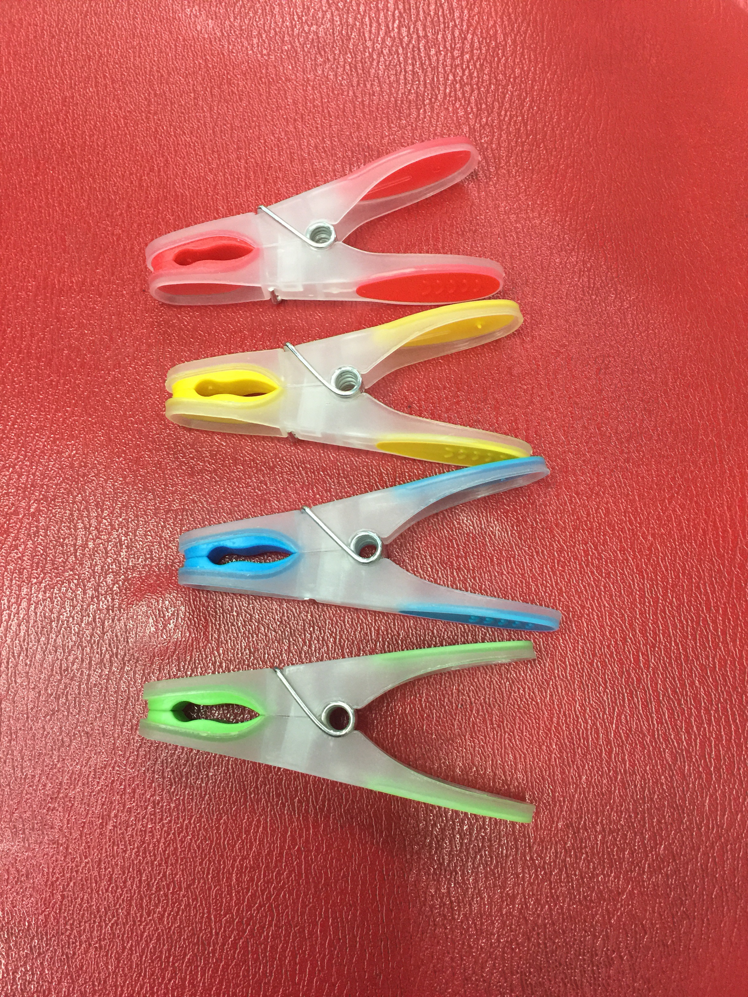 厂家直销透明夹子塑料夹家庭必备 花叶夹强力弹簧夹子产品图