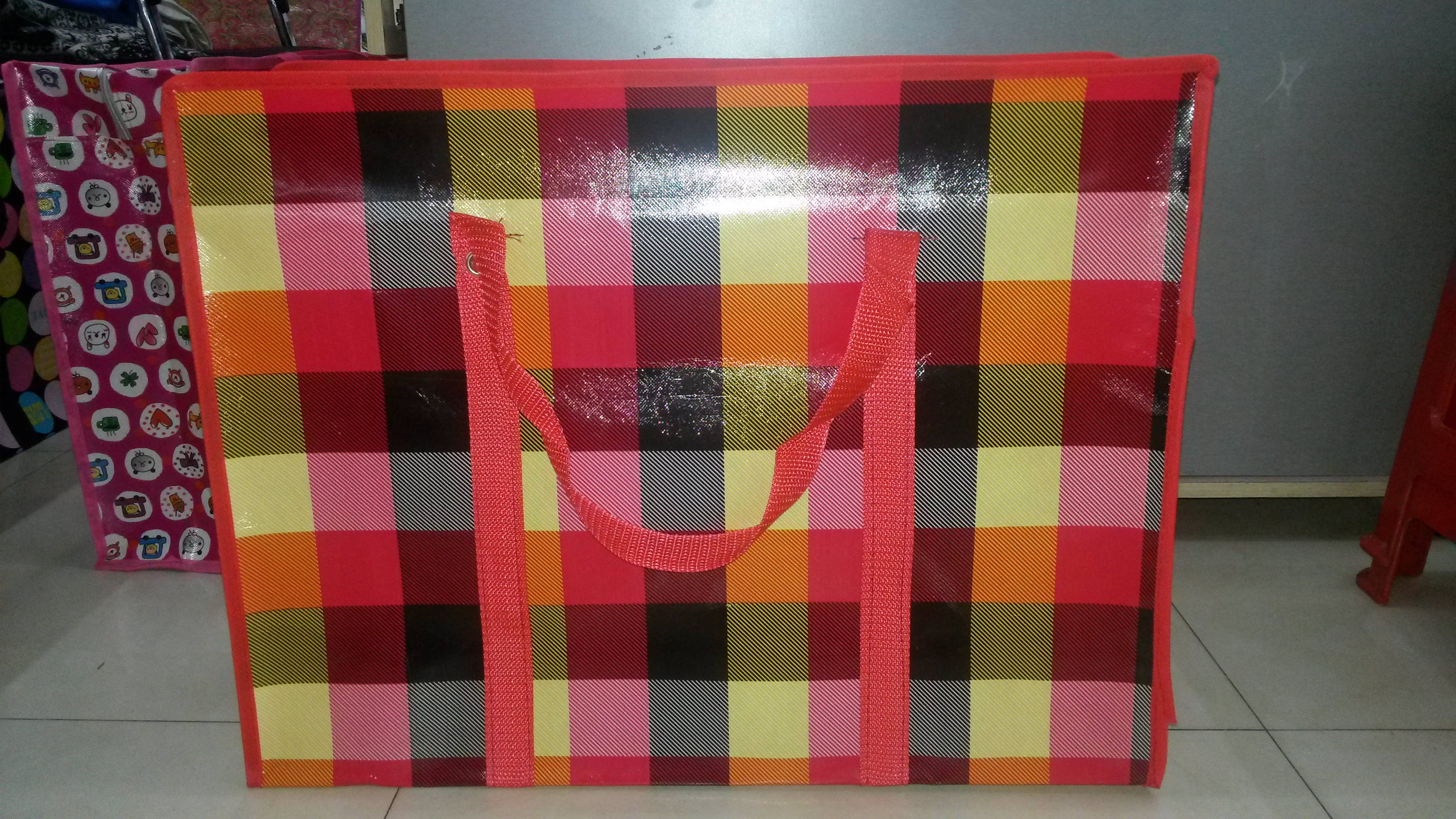 Environmentally friendly thickened waterproof woven bags, non-woven fabric shopping bags. Moving bag