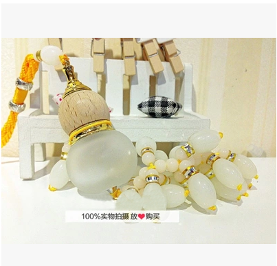 String Bottle Car Perfume Pendant Car Aromatherapy Application Scenario