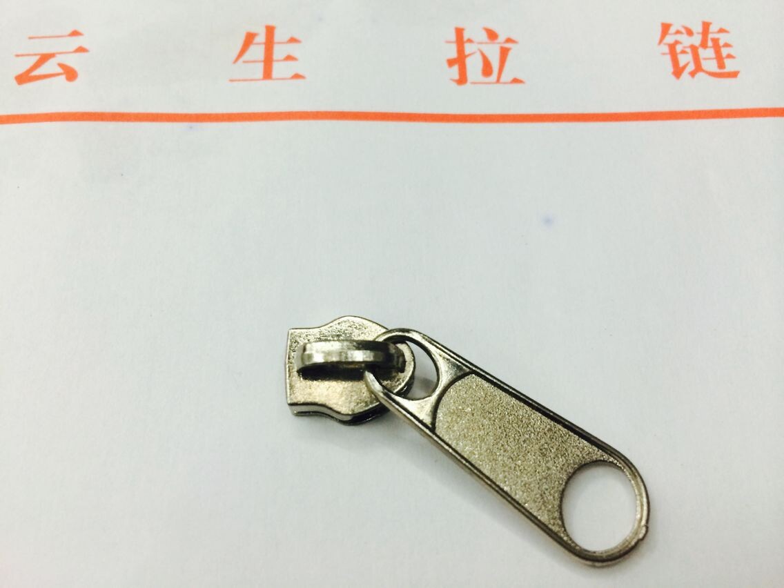 No. 8 nylon electric white long plate head luggage pull TAB, clothing pull TAB slider details Picture
