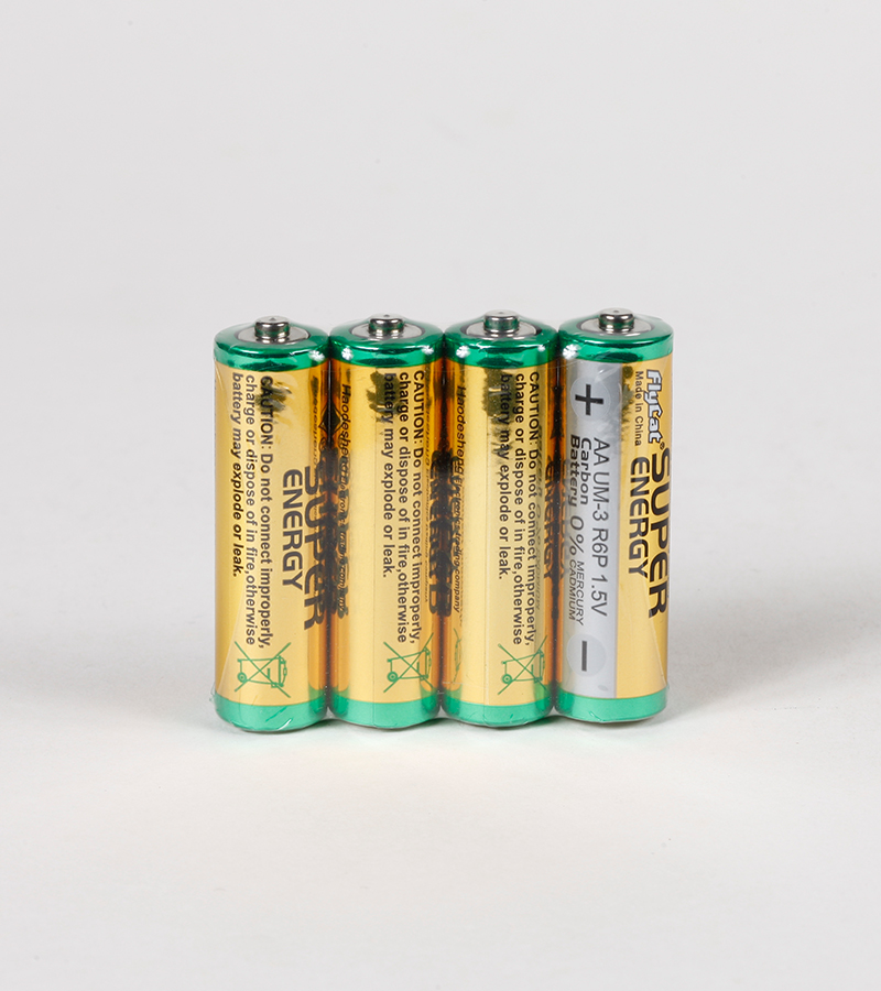 The FLYCAT gold Model P-5 comes with batteries full figure