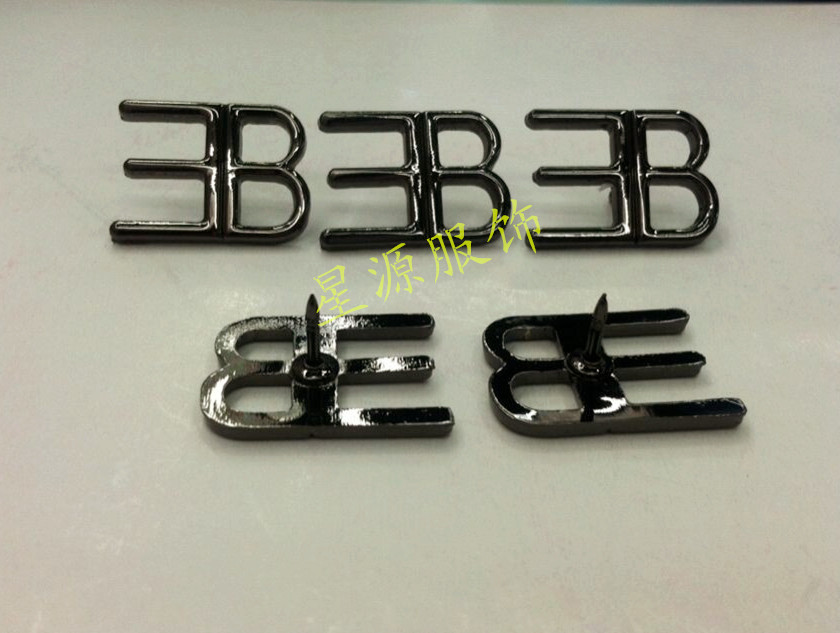 EB饰品配件 字母合金胸针