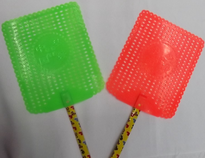 Large fly swatter plastic fly trap with extended handle