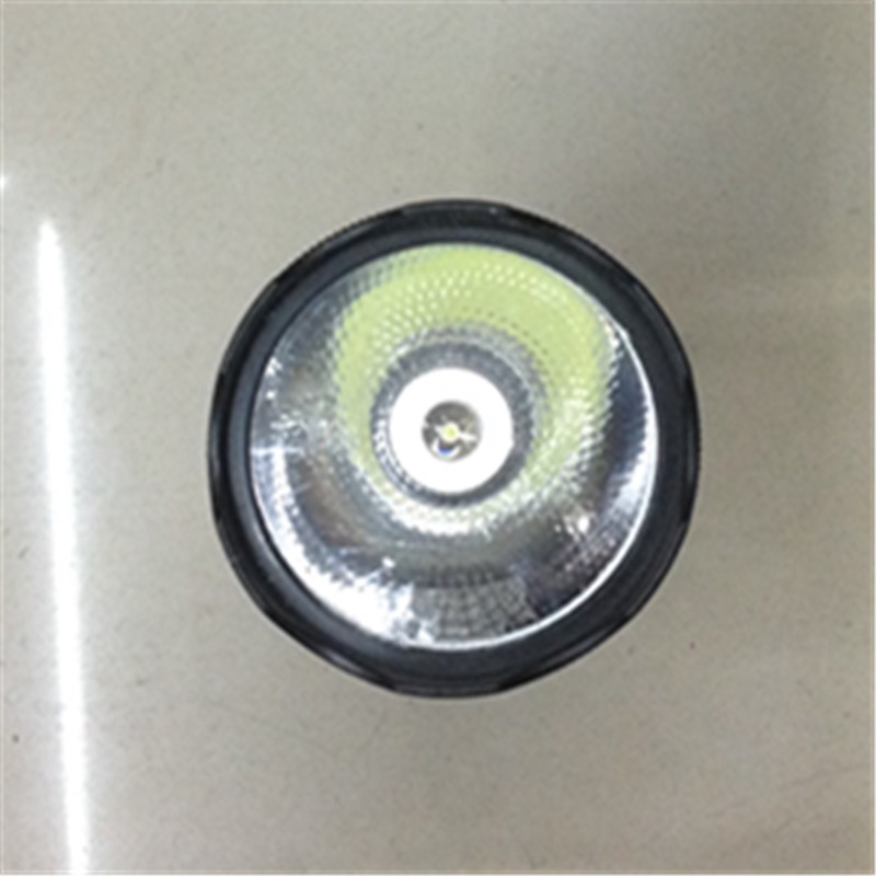 Plastic flashlight FA1 2 No. 1 batteries are exported directly from the factory details Picture