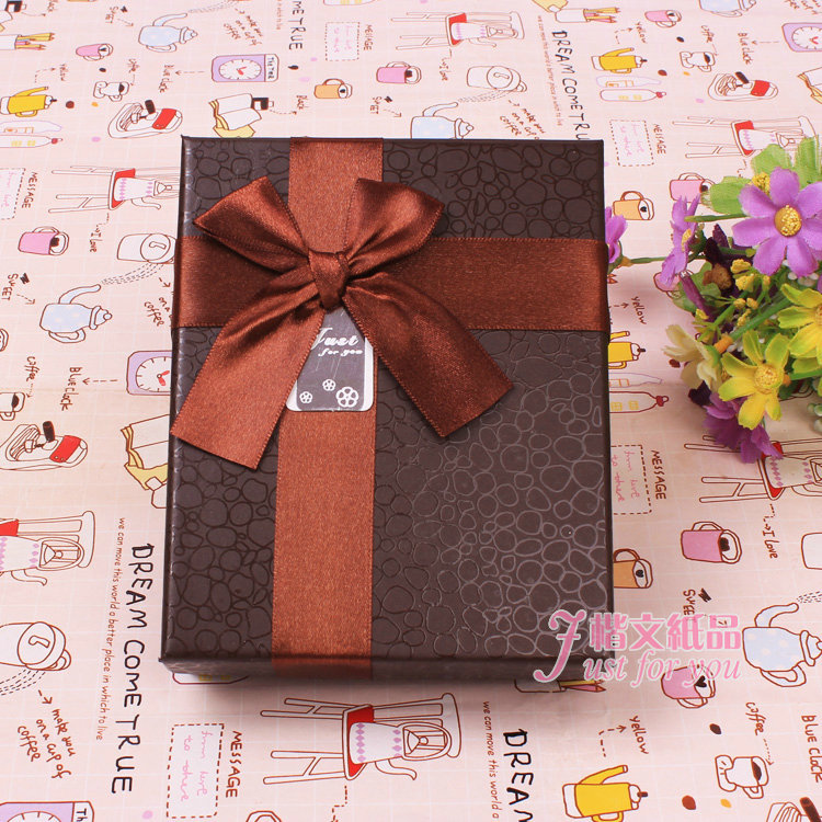 时尚UV水晶印刷9格巧克力包装盒创意丝带蝴蝶结糖果礼品盒产品图