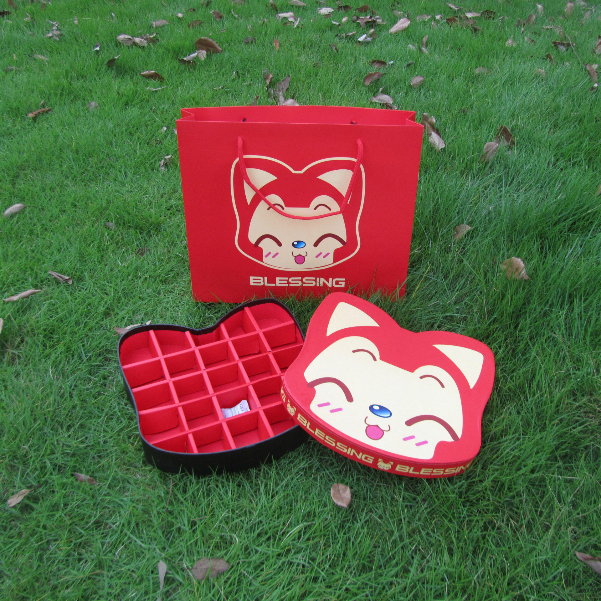 Cartoon Ali 25 grid chocolate box + matching gift bag set menu is more preferential