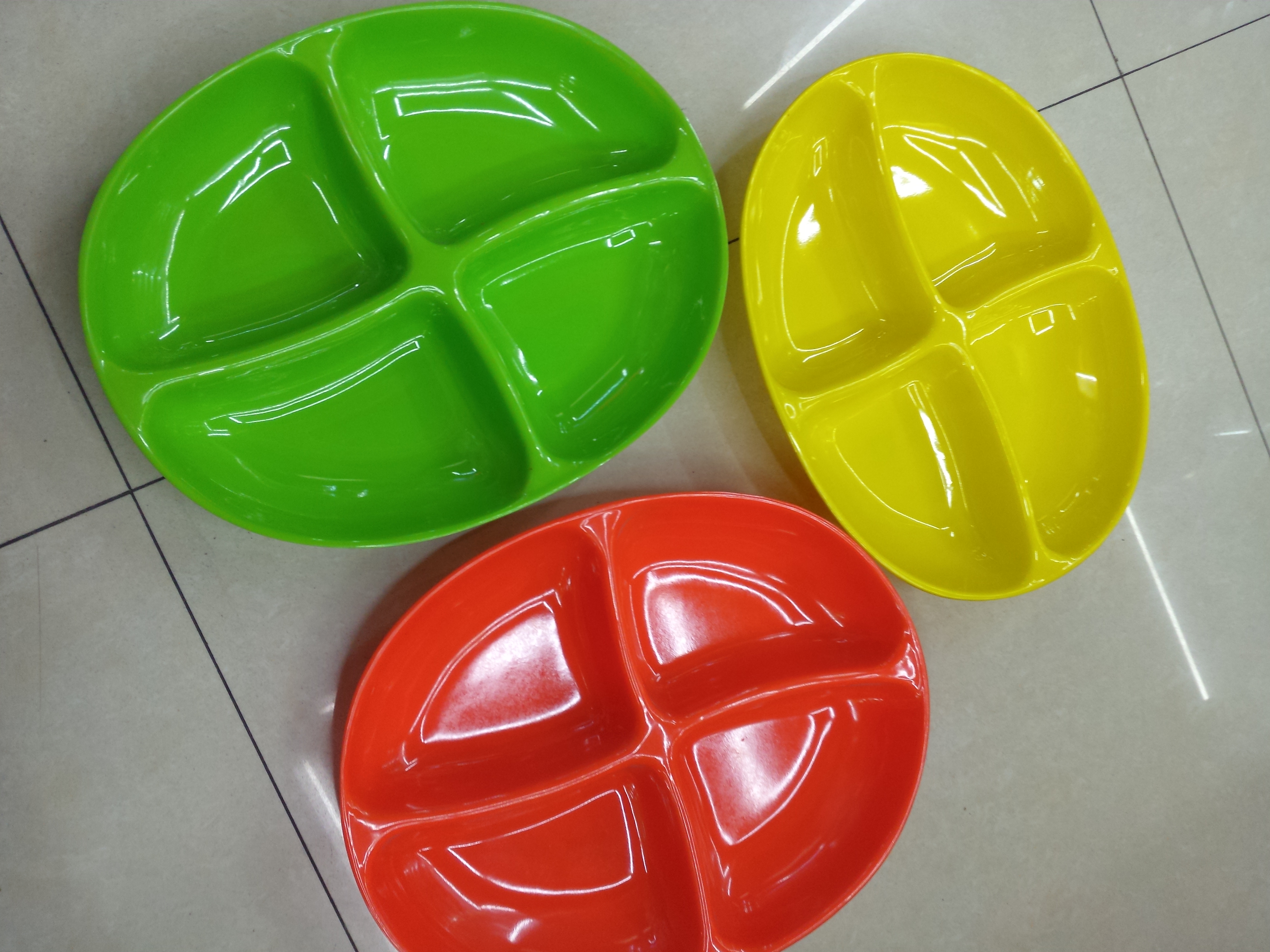 8440-11.5四格密胺果盘250克