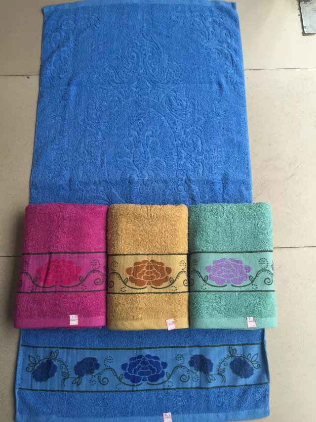 Plain-colored intermittent peony bath towel