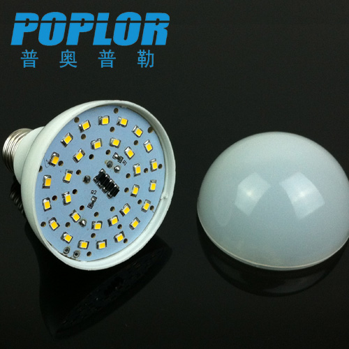 LED球泡灯实物图