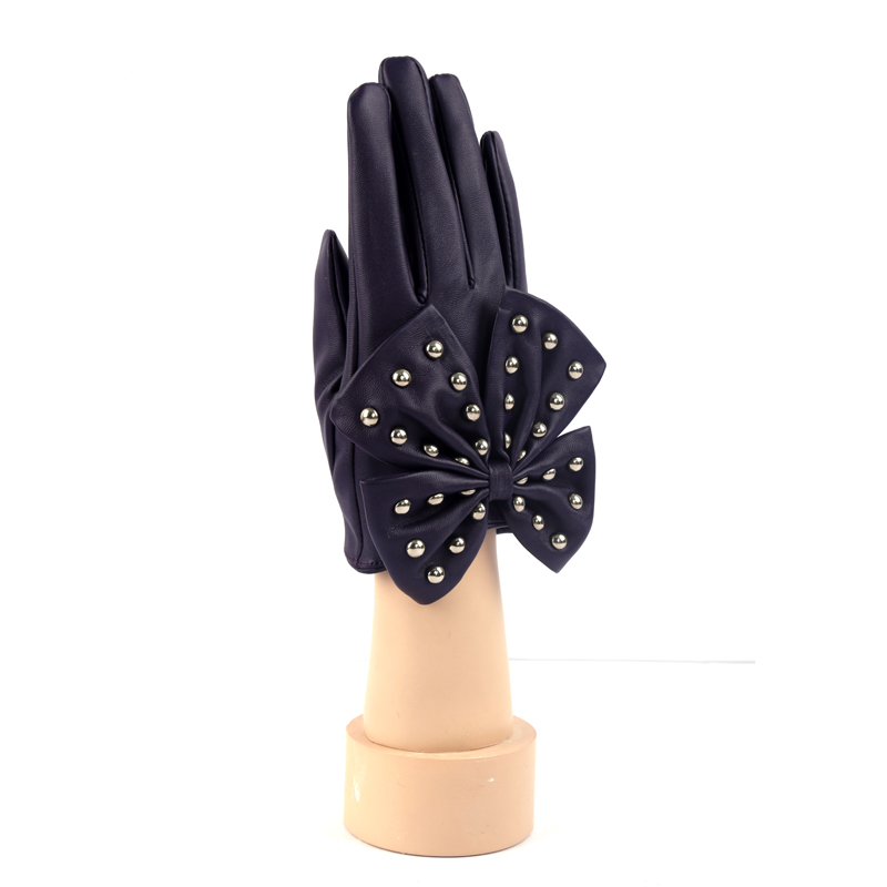 Fashion Short Willow Nail Big Bow Touch Screen Gloves Braid Women's Fashion Gloves N1 Application Scenario