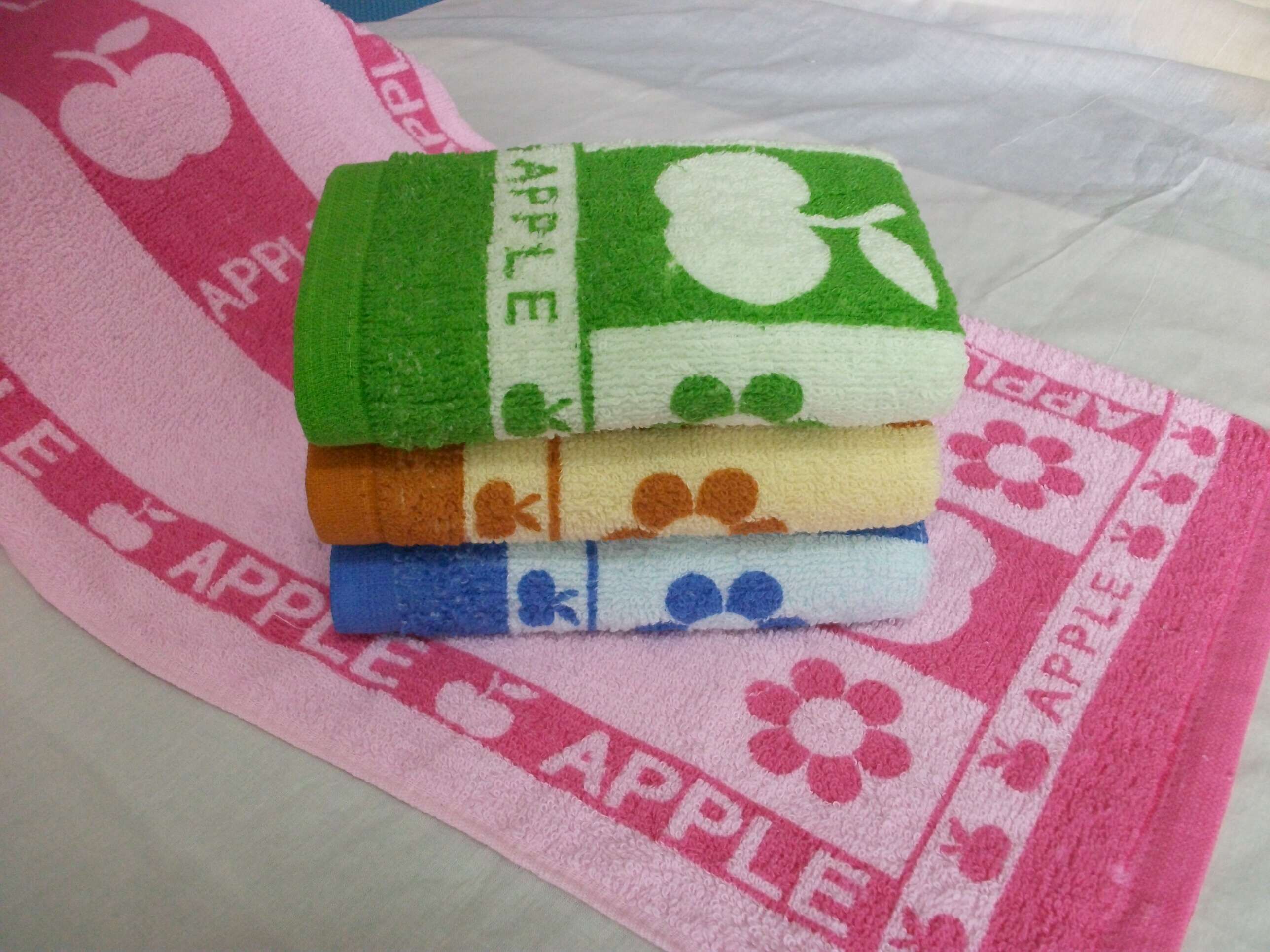 Plain printed towel details Picture