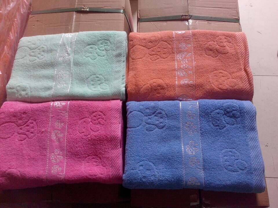 Plain-colored jacquard mushroom bath towel