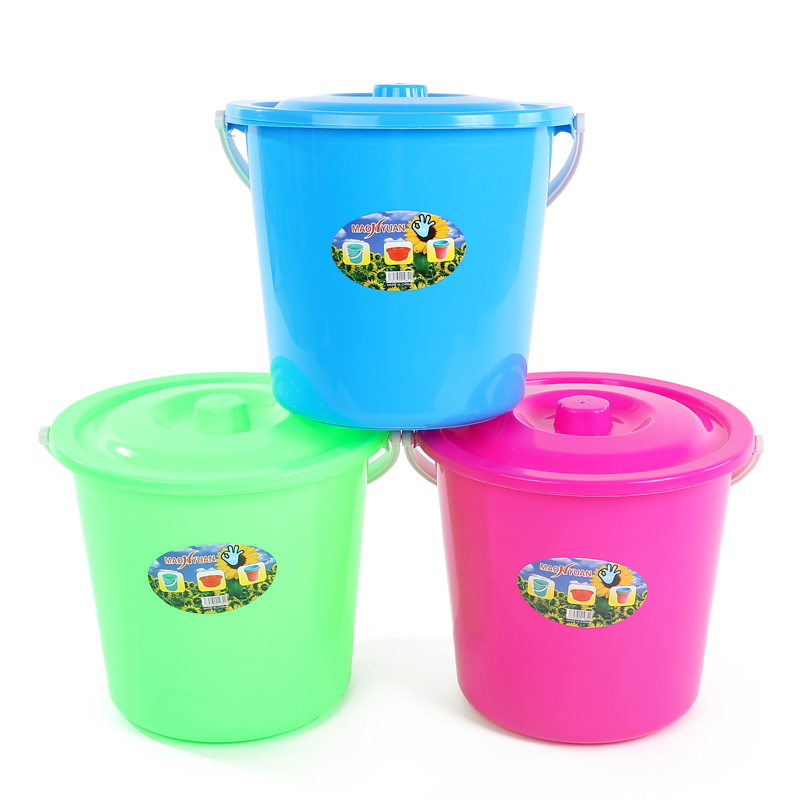 Plastic bucket bucket