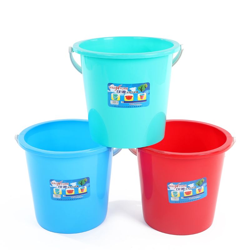 Plastic bucket bucket