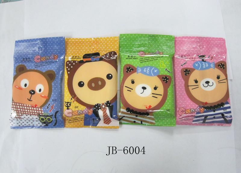 The new cartoon-patterned wet wipes, a must-have for going out in summer, are hydrating and cleaning wet wipes details Picture