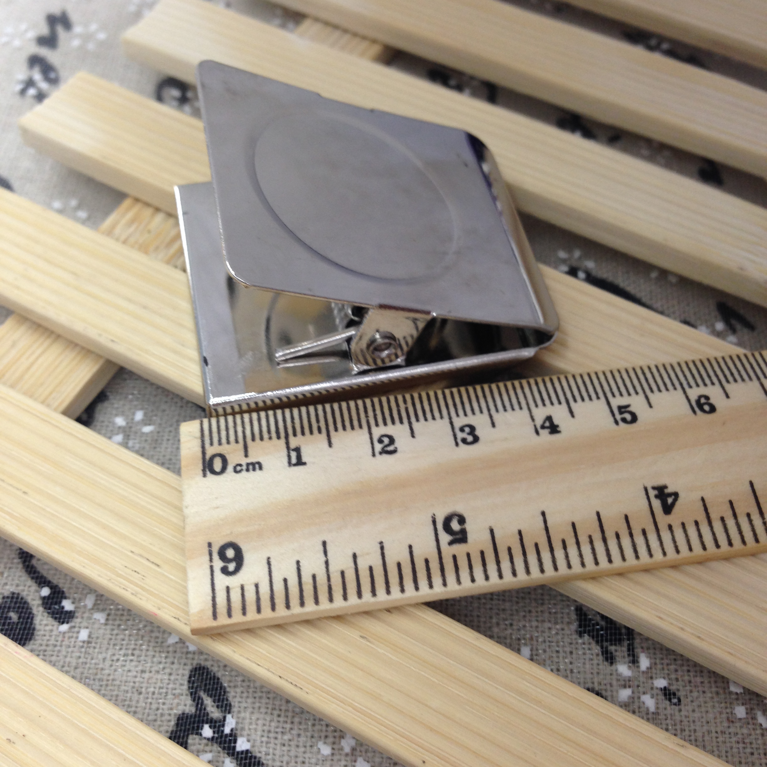 木制衣服夹子/山形夹20cm/正方形飞机盒子/喷漆夹子/无纺布收纳细节图