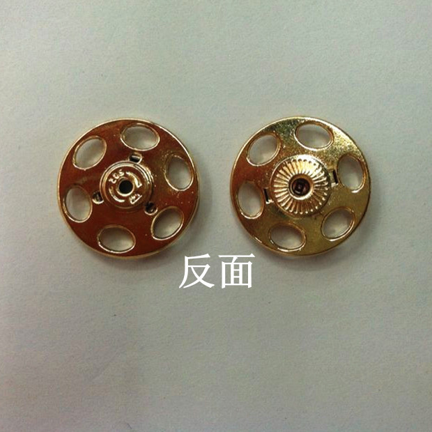 Hand-sewn snap six-hole buckle details Picture