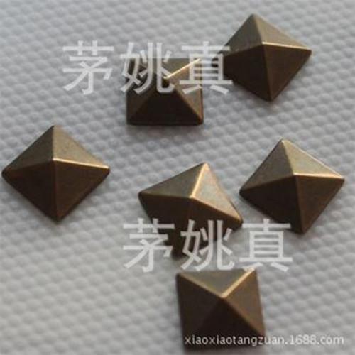烫片9X9正方形古铜金字塔铜片柳钉铜烫片