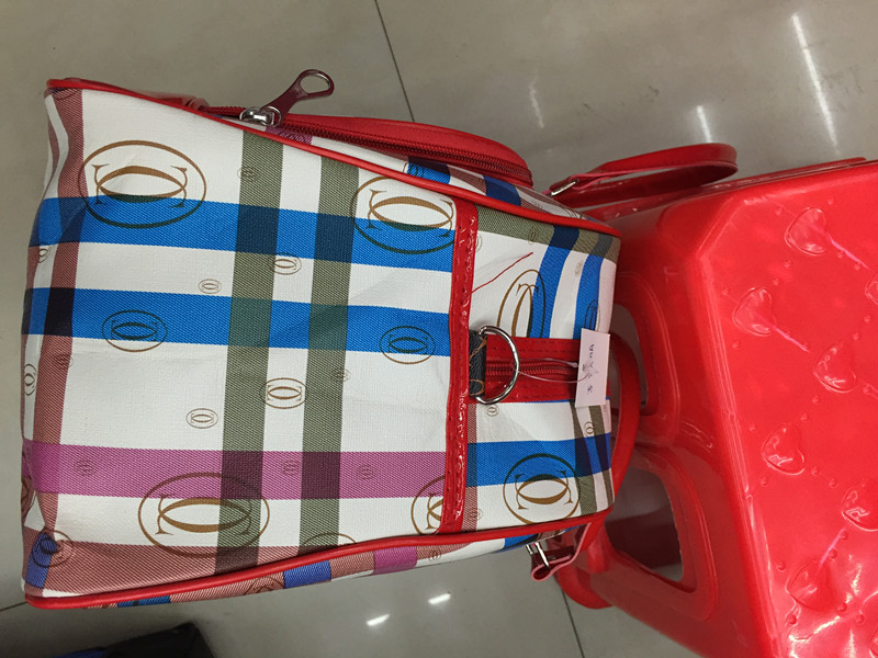 2015新款 女生红色条纹时尚背包 书包 旅行包 手拎包详情图3
