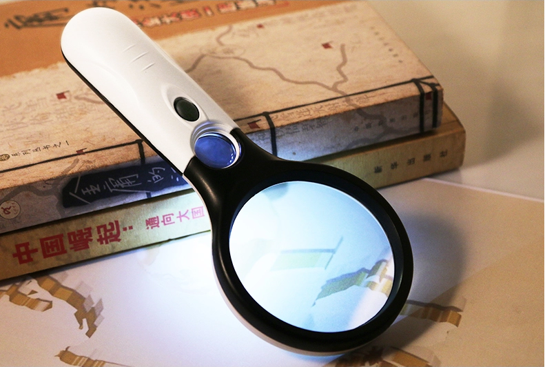 老人阅读放大镜 75MM带LED灯图