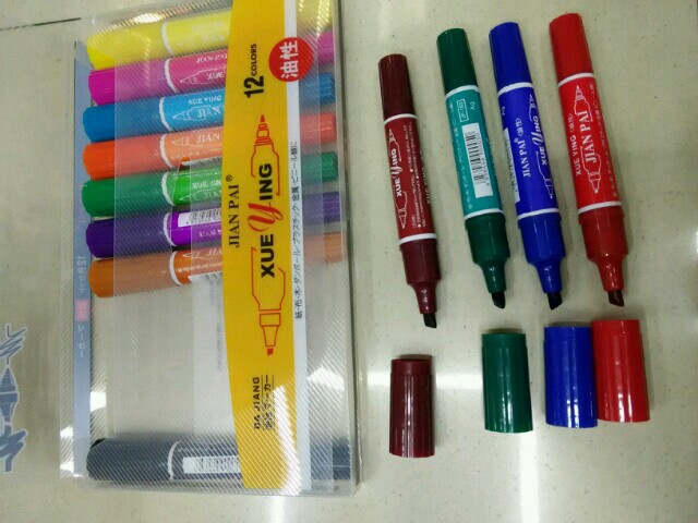 Color double - head marker 12 - branch oil - resistant water - resistant writing can be