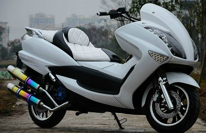 LYQ-023-1, a super-large, super-long and high-end Majeste 150CC scooter details Picture