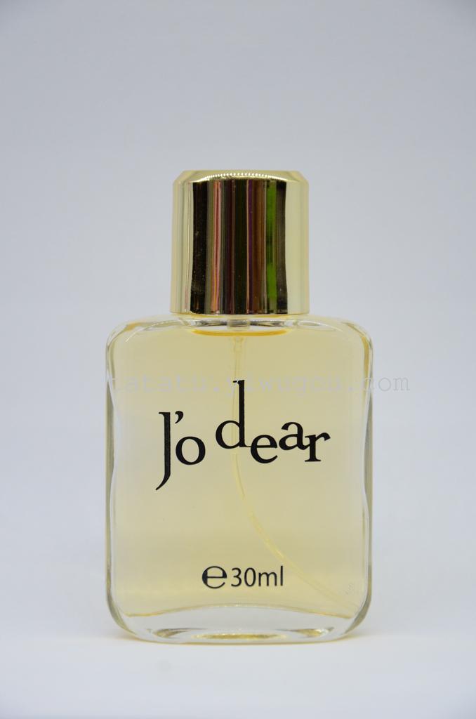 In 2015, domestic perfume with a long-lasting light floral scent was sold directly by the manufacturer in 30ML