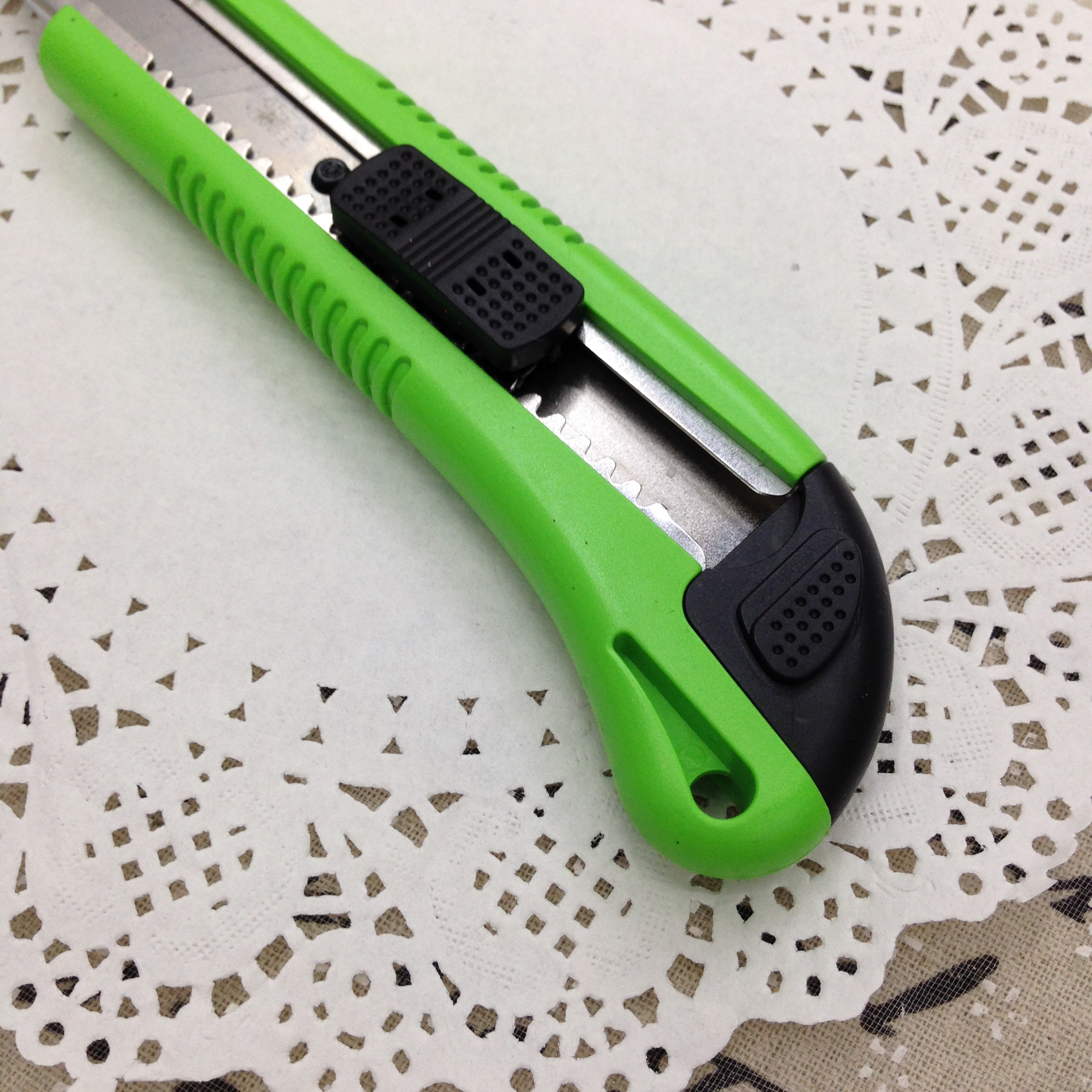 文具 安全美工刀 墙纸刀 美工刀HX-1888A细节图