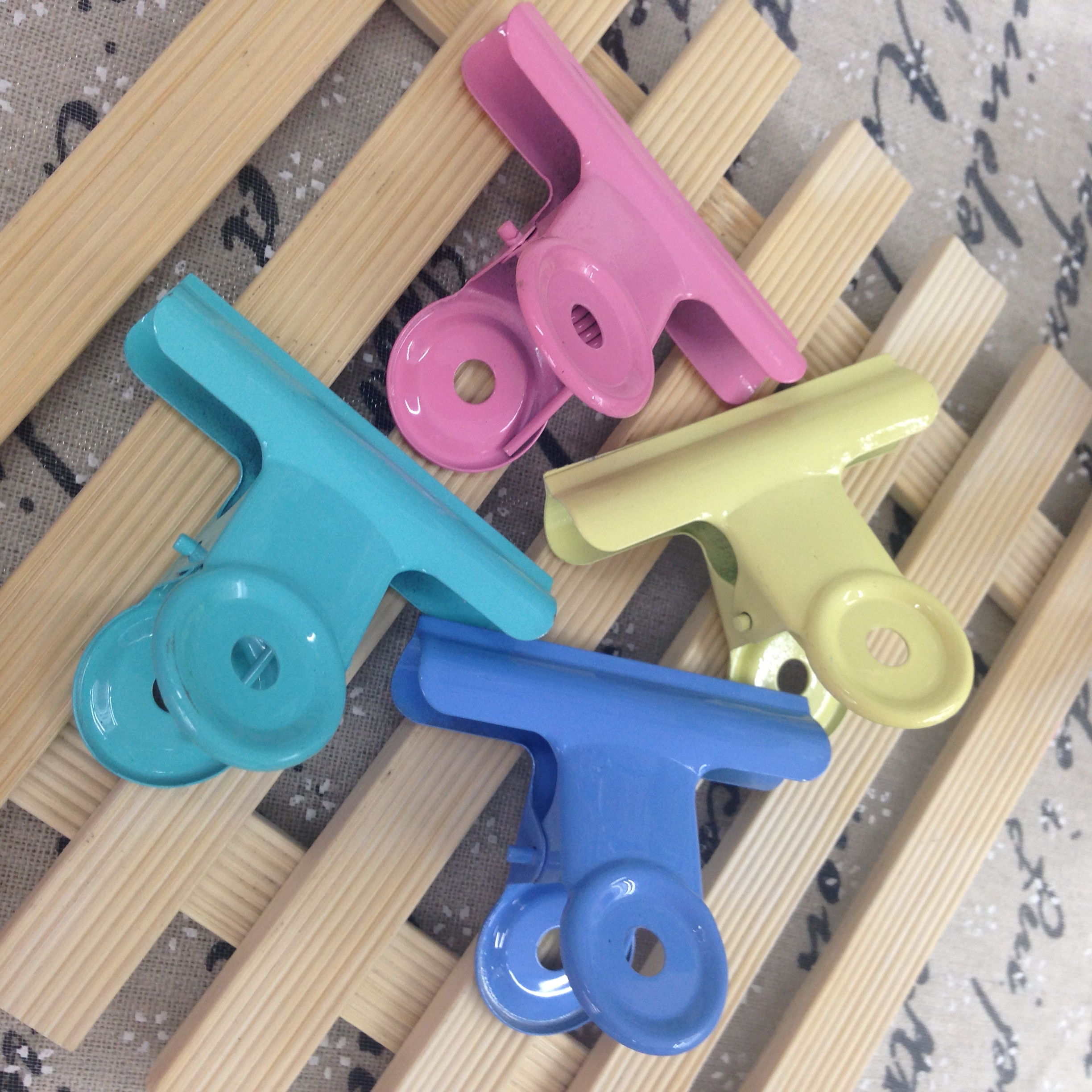 铁夹子 票夹 彩色圆形夹63mm产品图