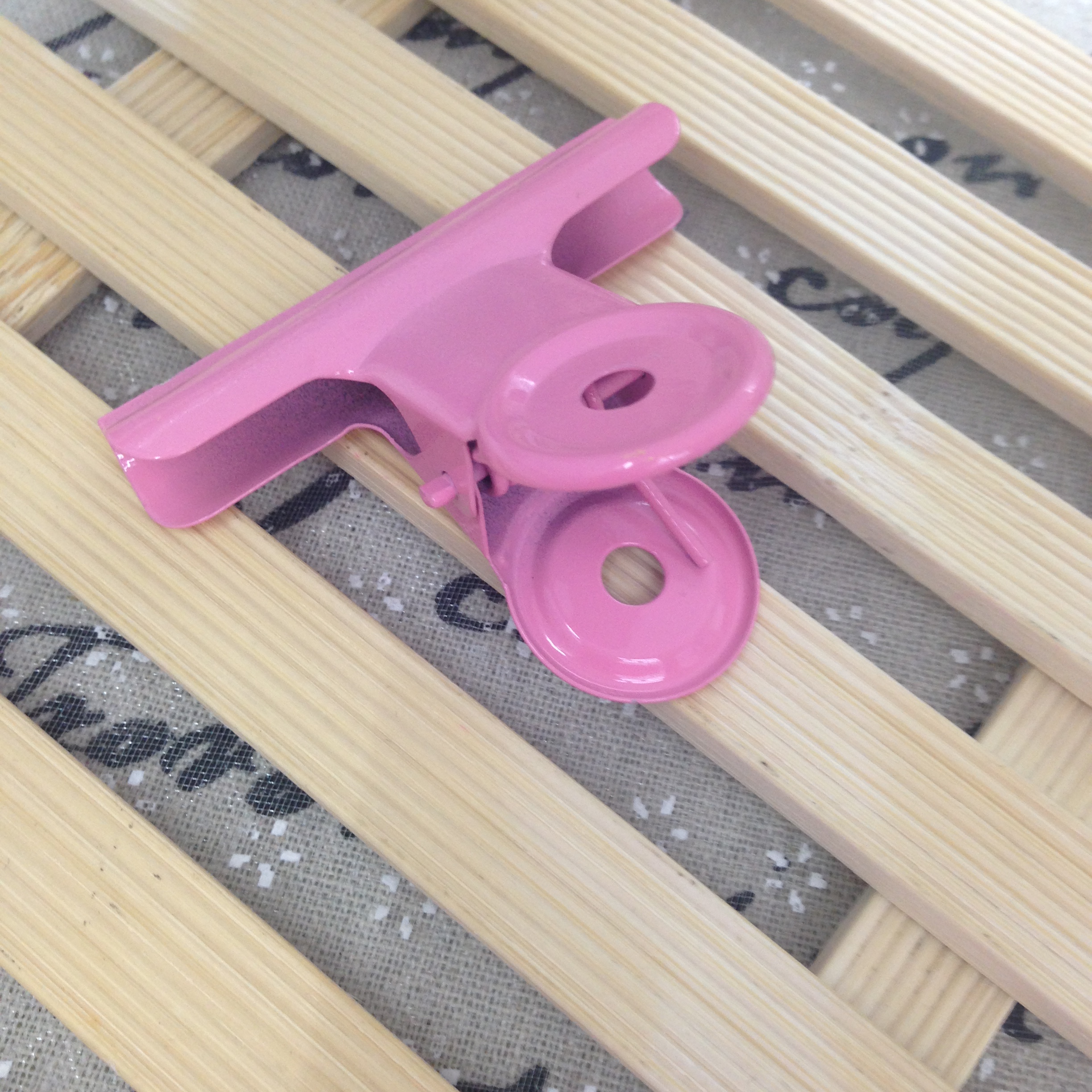 铁夹子 票夹 彩色圆形夹63mm细节图