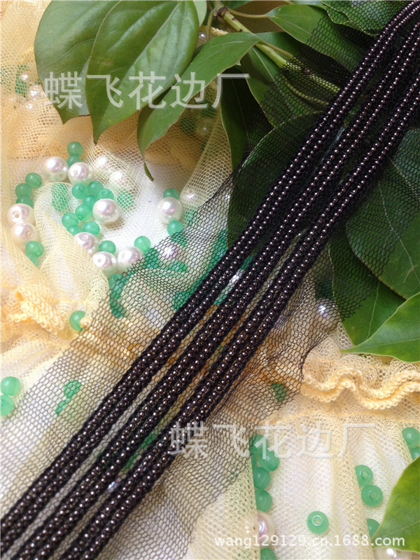 Copper and aluminum mesh chains used in textile design