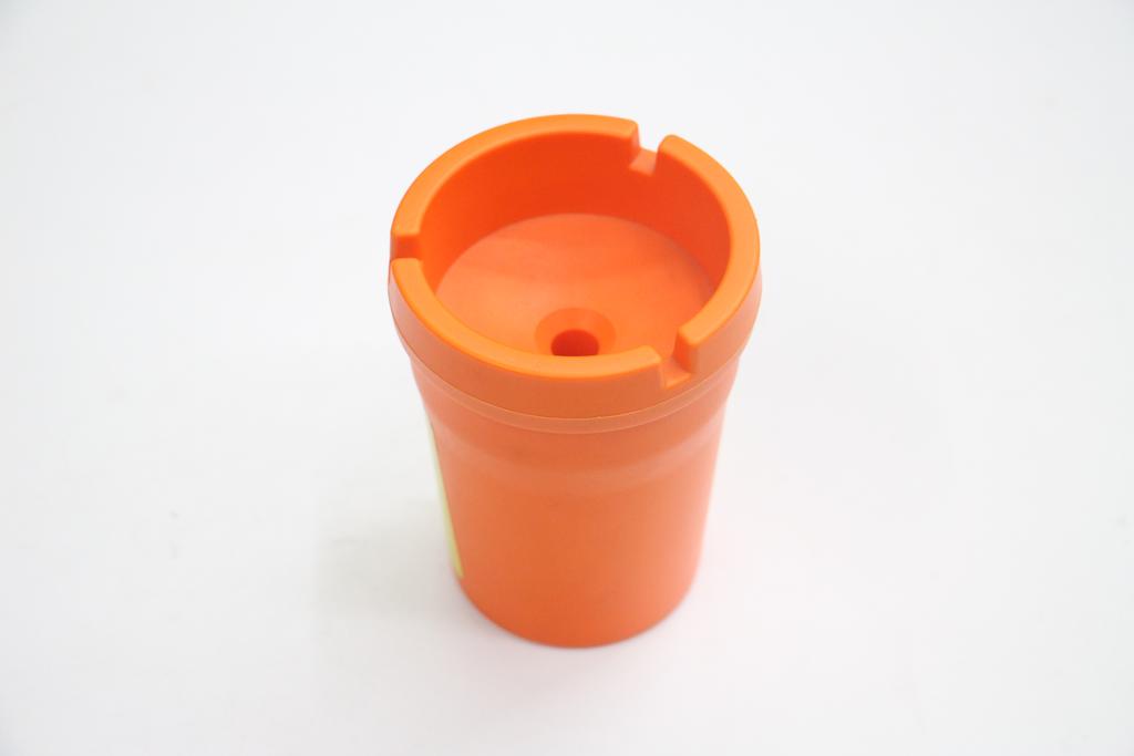 车用烟灰缸实物图