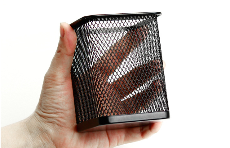 South Korea creative stationery iron square pen holder spray anti-rust pen holder desktop debris container manufacturers wholesale Application Scenario