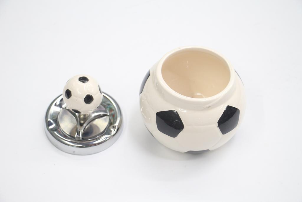 陶瓷制品 畅销足球烟灰缸 厂家直销细节图