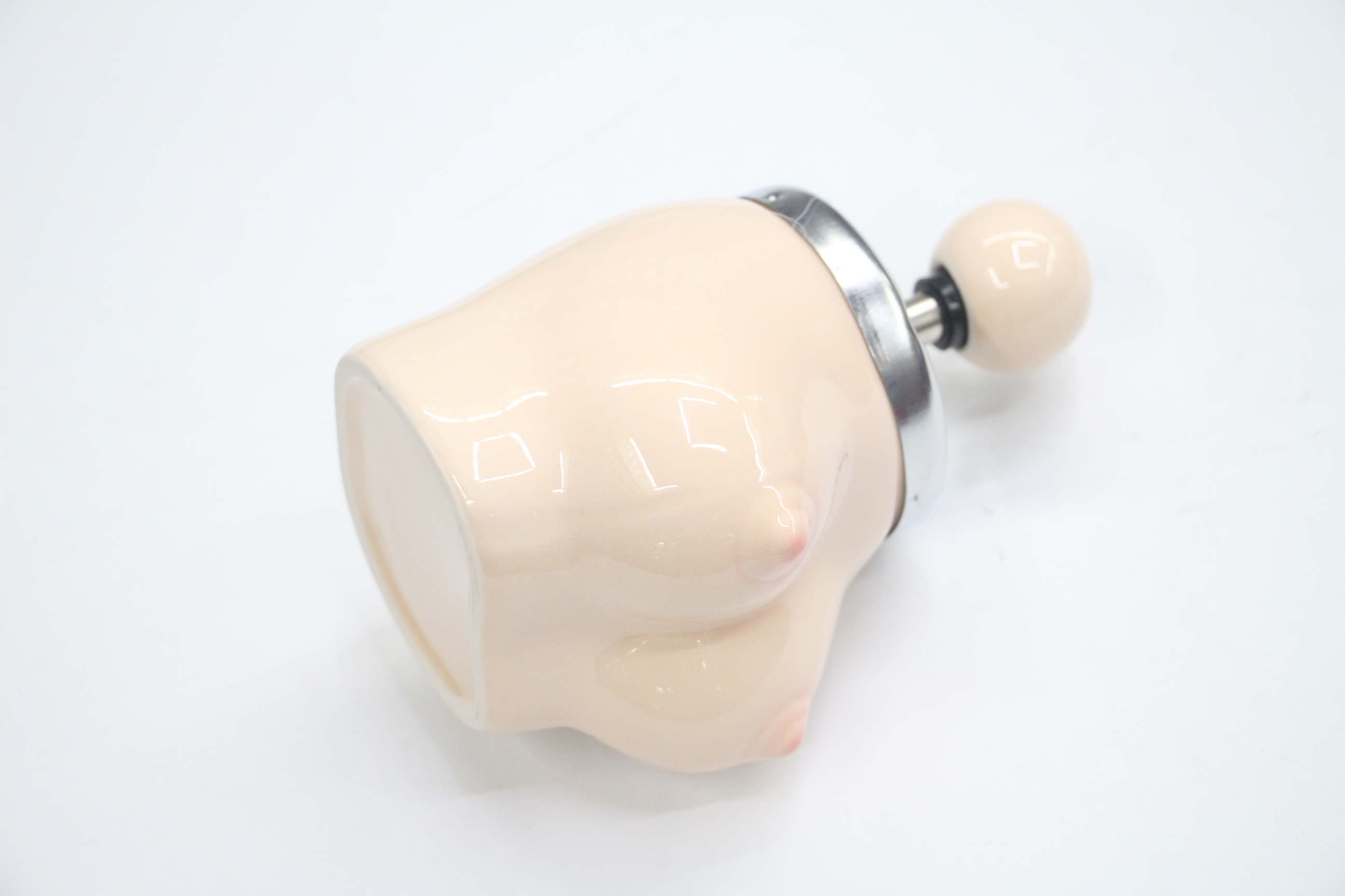 性感人体烟缸 陶瓷制品 创意摆件产品图