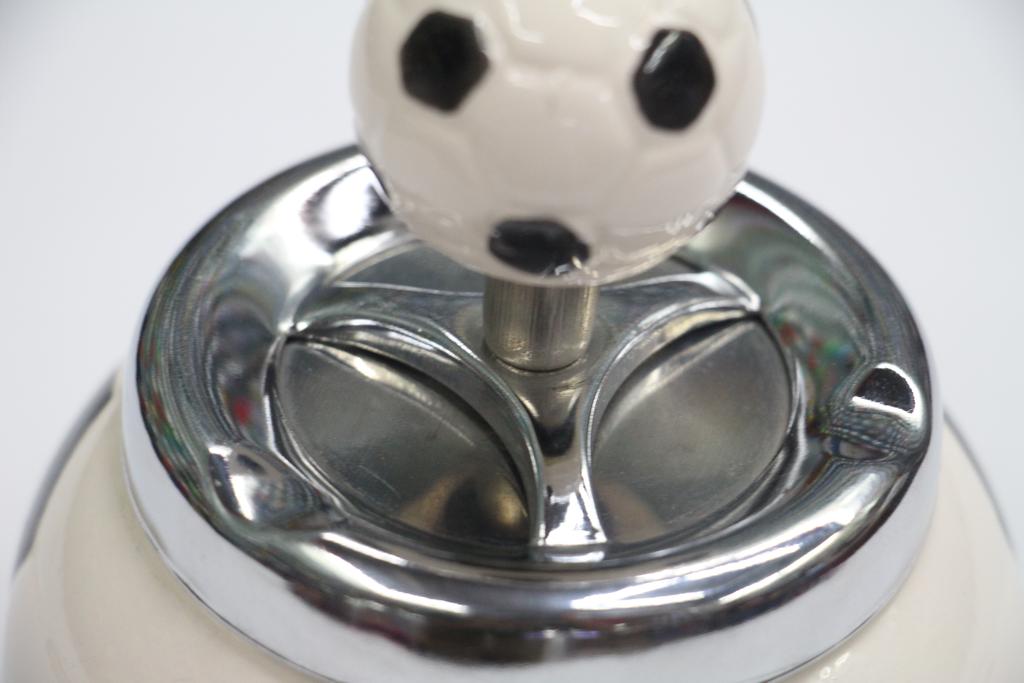 家用烟灰缸实物图