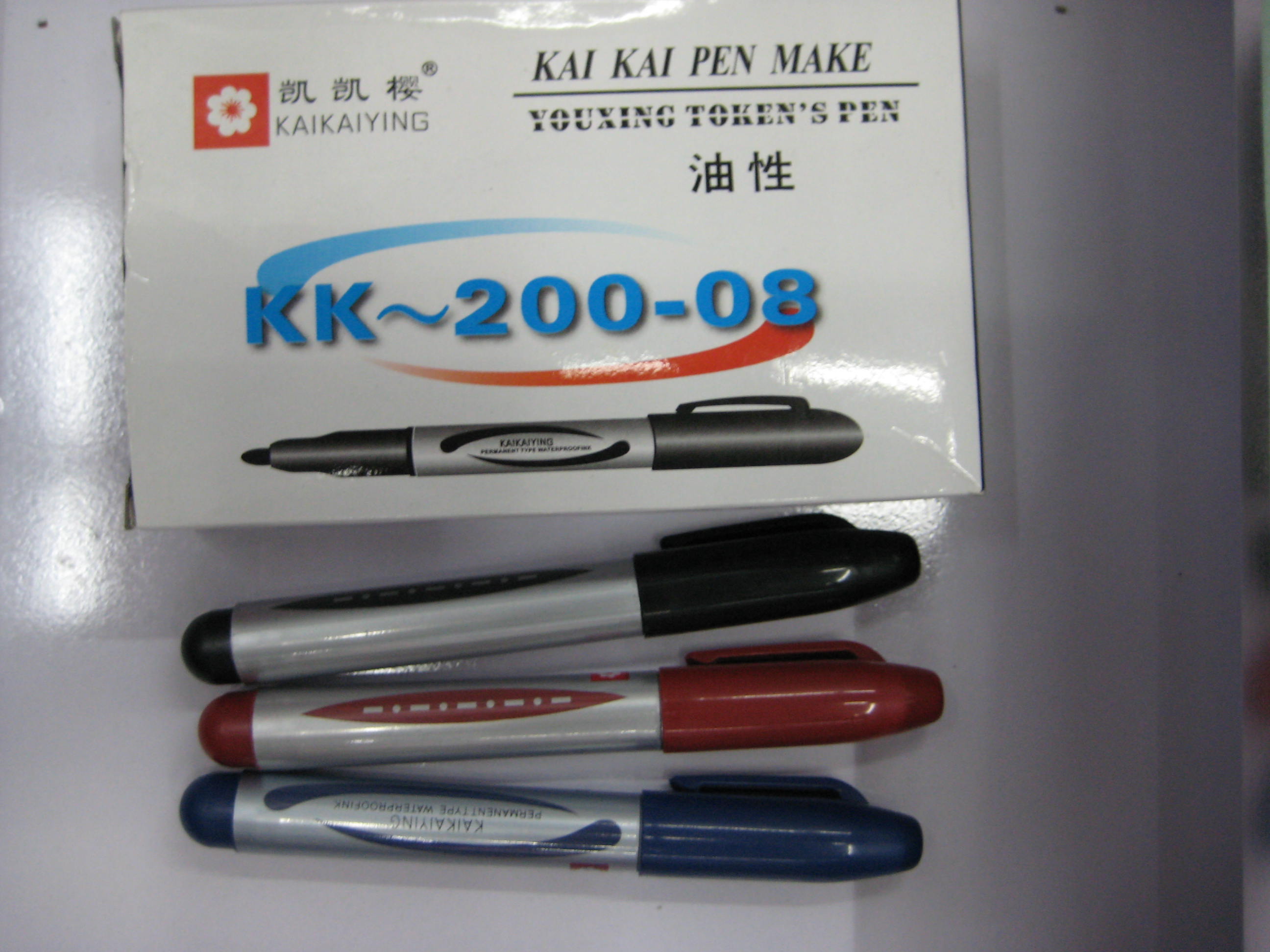 Wholesale box-packed red and white marker pens and ballpoint pens for logistics