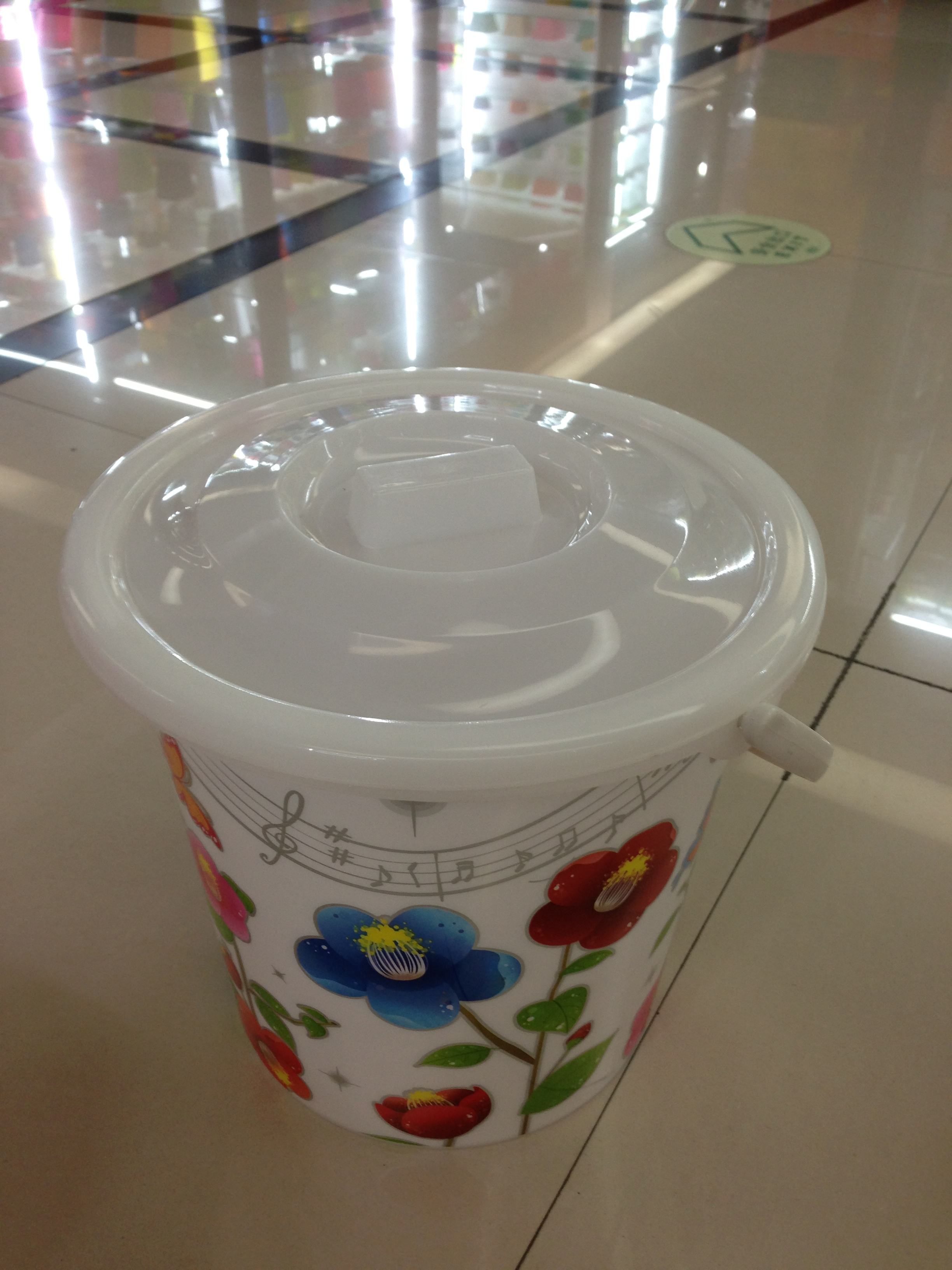塑料桶、水桶
