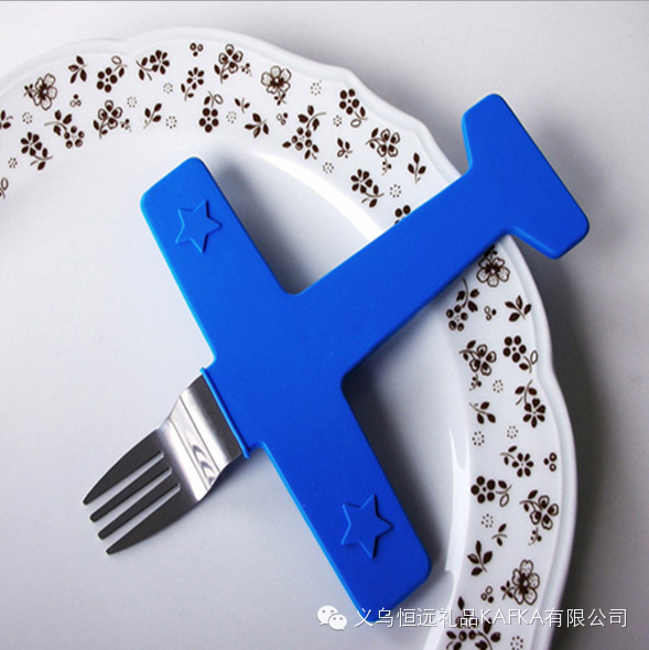 2pc 创意飞机造型手柄 儿童餐具