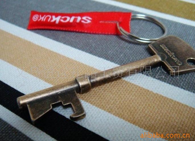 Suck UK Mess Bottle opener Key Bottle Opener Creative beer bottle opener Specification drawing