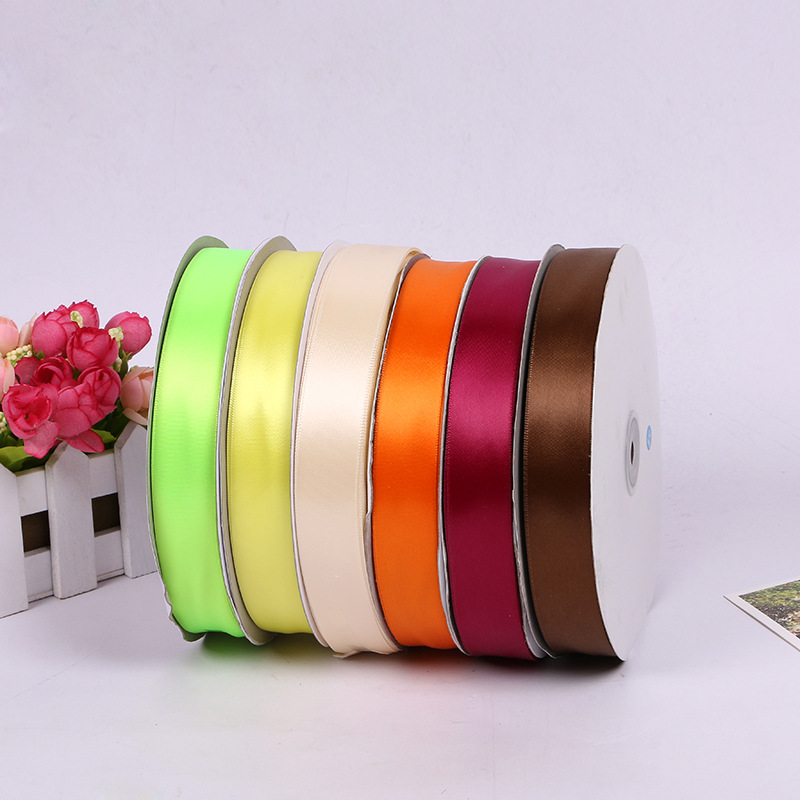 We supply all kinds of colored polyester tape, webbing, 2.5cm polyester tape and packaging color tape