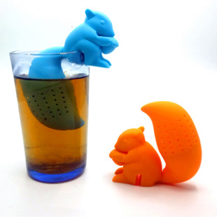 Lazy tea leaker Cute squirrel tea maker full figure
